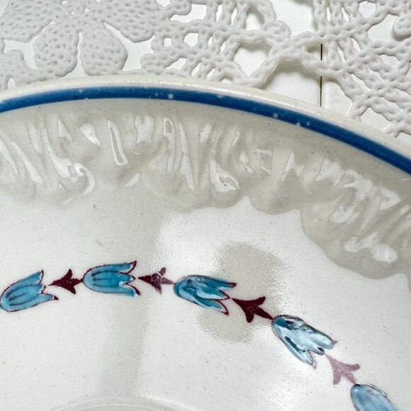 Wedgwood Evenlode Corinthian Floral Set of 2 Tea Cups & Saucers England Embossed - Picture 8 of 16